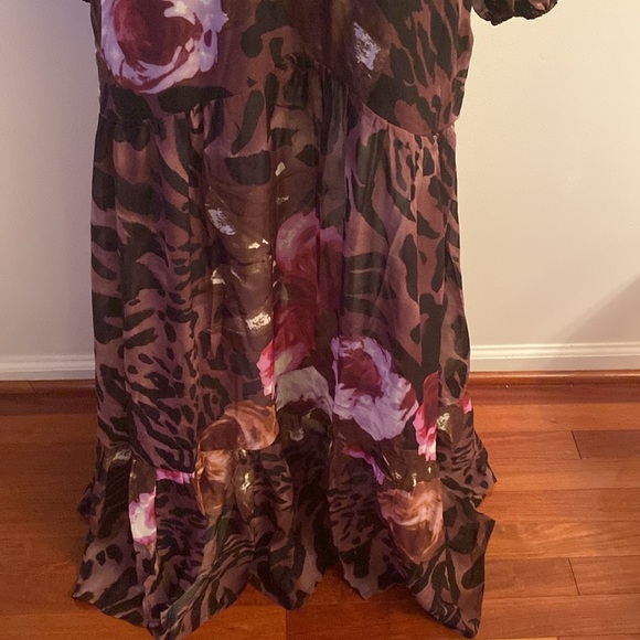 New in bag Venus’s side cut out maxi dress - Picture 5 of 15